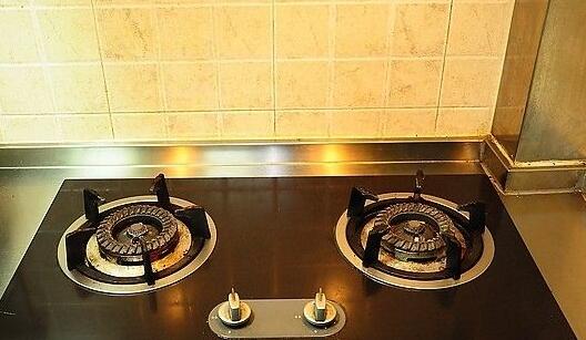 自家小区门口购买地摊式燃气灶具售后无人管